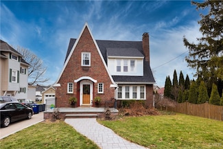 1 Alden Ave, Auburn, NY 13021