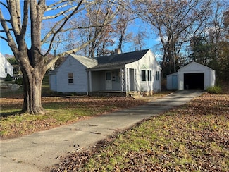 11 Hubbard St, Westerly, RI 02891