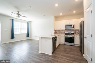 172 Mazzeo Dr, Glassboro, NJ 08028