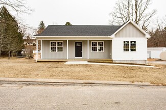 32 Nelson St, West Brookfield, MA 01585