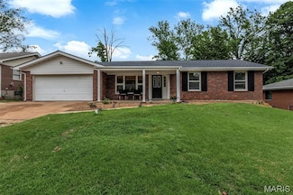 1117 Hawkstone Ln, Saint Louis, MO 63125