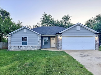 216 N Bailey St, Lowell, AR 72745