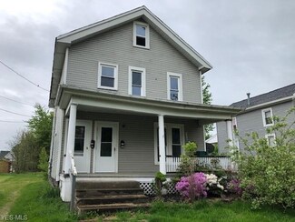 118 E Walnut St, Jefferson, OH 44047