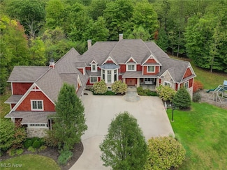 109 Ashleigh Dr, Chagrin Falls, OH 44022