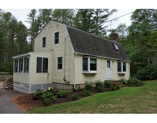 30 Spring St, Plympton, MA 02367
