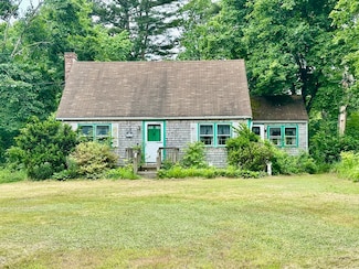 26 Old Summit St, Halifax, MA 02338