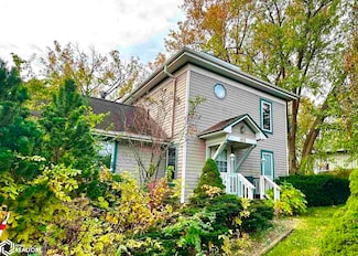 103 S 8th Ave E, Newton, IA 50208