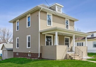 606 W Walnut St, Williamsburg, IA 52361