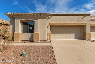 692 N Cedar Bend Ave, Green Valley, AZ 85614