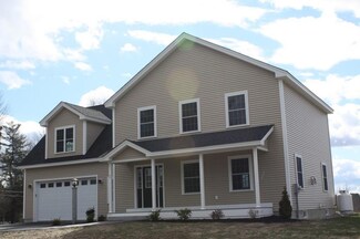 2 Shady Ln, Falmouth, ME 04105