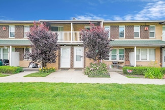 43 Artist Lake Dr, Middle Island, NY 11953