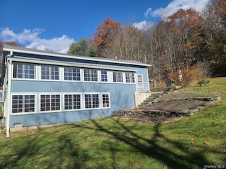 461 White Schoolhouse Rd, Rhinebeck, NY 12572