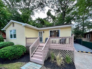 425 Forest Rd, Villas, NJ 08251