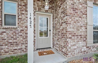1427 Pelican Club Dr, Baton Rouge, LA 70820