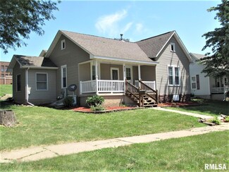 408 E 5th St, Tipton, IA 52772