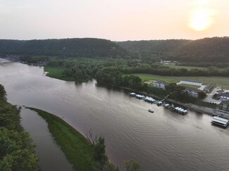 603 Sandy Point Rd Unit 113, Harpers Ferry, IA 52146