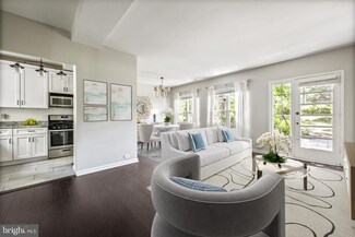3580 Martha Custis Dr, Alexandria, VA 22302