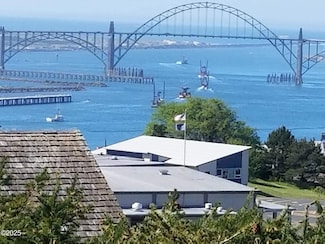 1010 SE 1st St, Newport, OR 97365