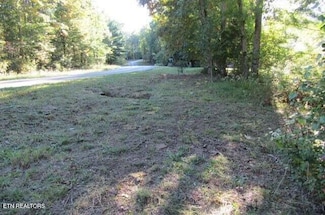 9007 Cherokee Tr, Crossville, TN 38572