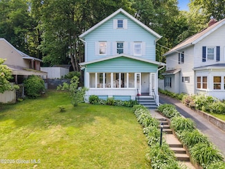 17 Oxford Rd, Albany, NY 12203