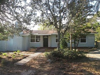 525 9th St, Palm Harbor, FL 34683
