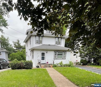 43 S Farview Ave, Paramus, NJ 07652