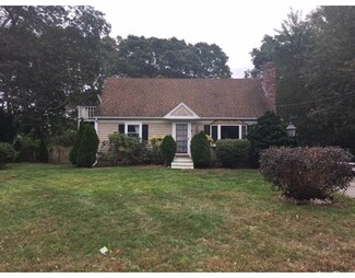 9 Flintlock Ln, Sagamore Beach, MA 02562