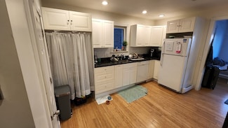 305 Chelsea St Unit 2, Boston, MA 02128