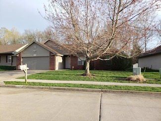 5102 Sandstone Dr, Columbia, MO 65202