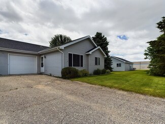205 E 6th St, Starbuck, MN 56381