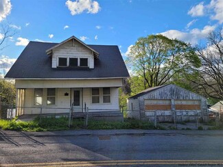 54 Broome St, Catskill, NY 12414