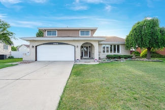 17612 Oakwood Dr, Tinley Park, IL 60487