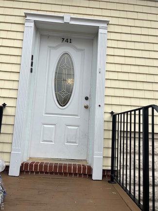 741 Clocks Blvd, Massapequa, NY 11758