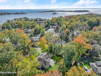 29 Grosset Rd, Riverside, CT 06878