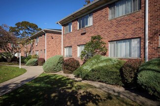 11 S Saxon Ave Unit 3A, Bay Shore, NY 11706