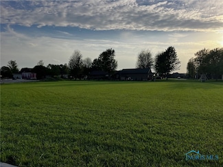718 Brookstone Dr, Kalida, OH 45875