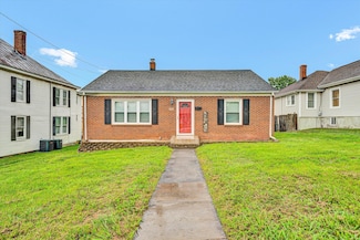 130 W Augusta Ave, Vinton, VA 24179