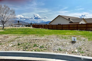 704 Petra Ct, Omak, WA 98841