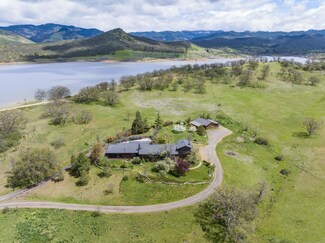 170 Emigrant Lake Rd, Ashland, OR 97520
