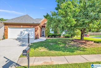 2093 Forest Lakes Ln, Sterrett, AL 35147
