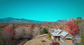 301 Peaks Dr, Lake Lure, NC 28746