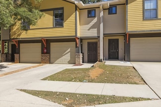 741 White Dr Unit 32, Tallahassee, FL 32304