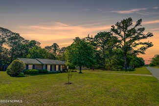 318 Apollo Dr, Wilmington, NC 28405