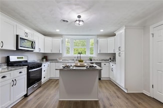 1403 Alfred Ln, Norfolk, VA 23503