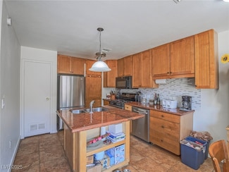 6162 Meadow Vista Ln, Las Vegas, NV 89103