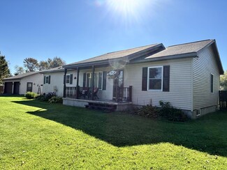 1822 E 10th Ave, Sault Sainte Marie, MI 49783