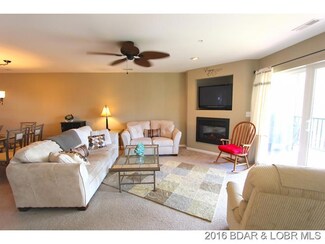 72 Park Pool Dr Unit 2B, Kaiser, MO 65047