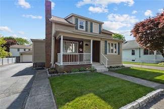 22 Lenox Ave, West Warwick, RI 02893