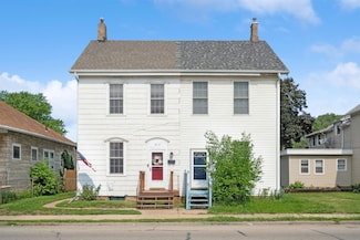 813 Rhomberg Ave, Dubuque, IA 52001