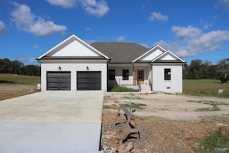 1051 Shoal Creek Rd, Arab, AL 35016